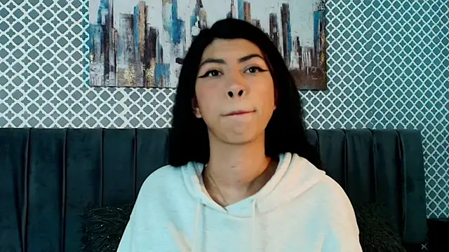 Snapshot of Cassie_bloom chatting on October 11, 4:02 am Cassie bloom online show from October 11, 4:02 am