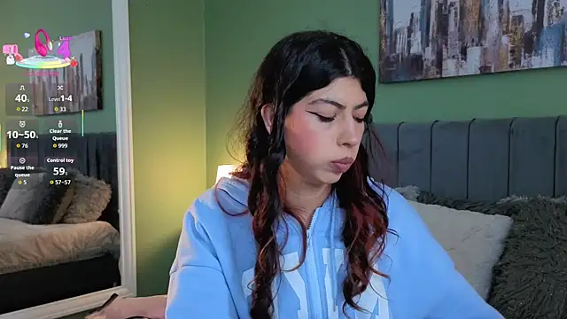 Cassie bloom online show from May 26, 7:01 pm