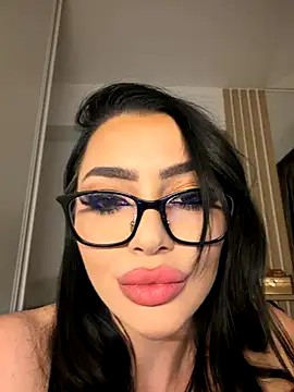 Snapshot of Mia_Splash chatting on December 13, 8:04 pm Mia Splash online show from December 13, 8:04 pm