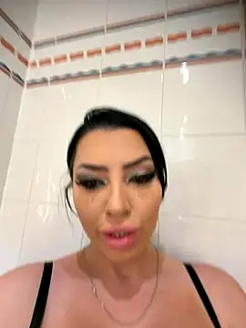 Snapshot of Mia_Splash chatting on November 28, 8:31 pm Mia Splash online show from November 28, 8:31 pm