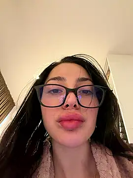 Mia Splash online show from January 16, 7:56 am