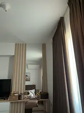 Mia Splash online show from April 8, 5:42 am