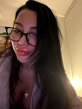 Mia Splash online show from January 15, 7:50 pm