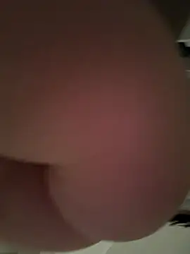 Snapshot of Mia_Splash chatting on April 28, 4:33 pm Mia Splash online show from April 28, 4:33 pm