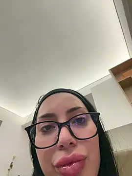 Snapshot of Mia_Splash chatting on May 29, 9:54 pm Mia Splash online show from May 29, 9:54 pm