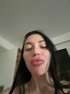 Snapshot of Mia_Splash chatting on April 30, 12:12 pm Mia Splash online show from April 30, 12:12 pm