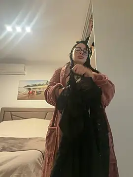 Mia Splash online show from February 28, 12:05 pm