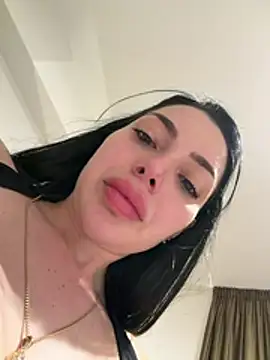 Snapshot of Mia_Splash chatting on May 7, 7:28 pm Mia Splash online show from May 7, 7:28 pm