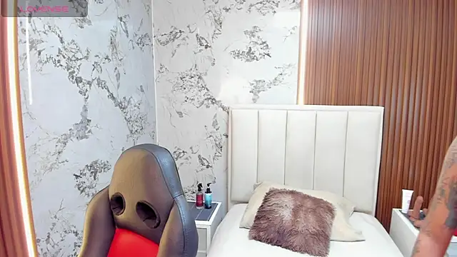 MEGANZARICK online show from March 13, 3:33 am