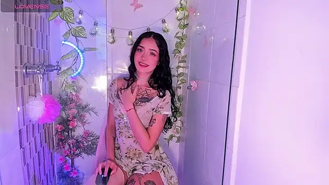 solecito    online show from March 5, 1:02 am