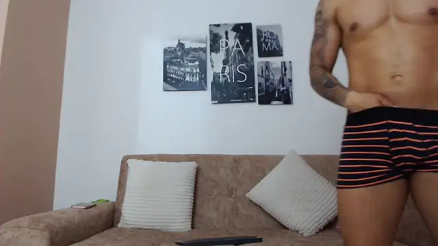 Snapshot of Bastiandelux chatting on March 9, 2:18 am Bastiandelux online show from March 9, 2:18 am