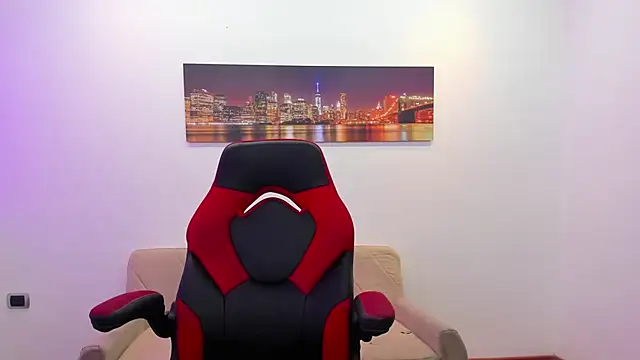 GigiHilss online show from February 21, 1:22 pm