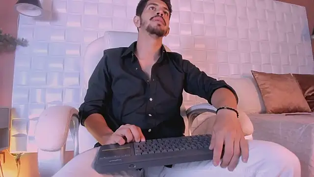 AlejandroStormm online show from March 20, 8:19 pm