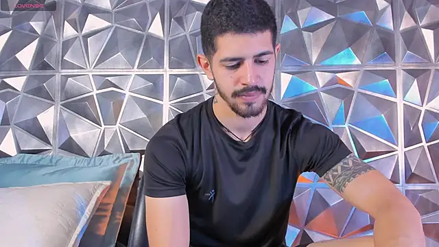 AlejandroStormm online show from March 3, 10:39 pm