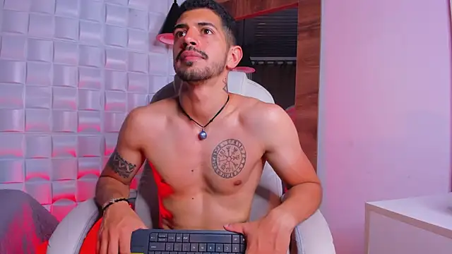 AlejandroStormm online show from December 4, 8:08 pm