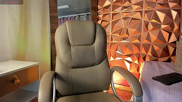 AlejandroStormm online show from March 31, 4:47 am