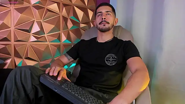 AlejandroStormm online show from February 15, 4:13 am