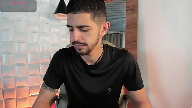 AlejandroStormm online show from April 7, 4:14 am