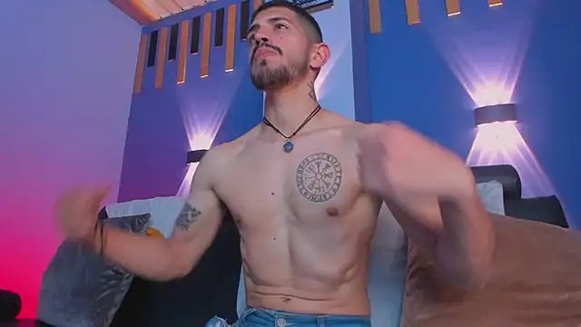 AlejandroStormm online show from October 31, 7:32 pm