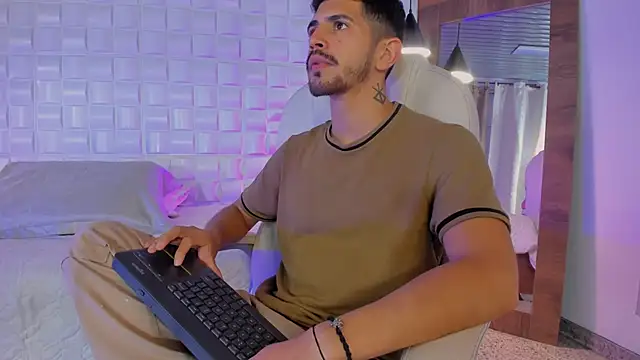 AlejandroStormm online show from October 9, 7:58 pm