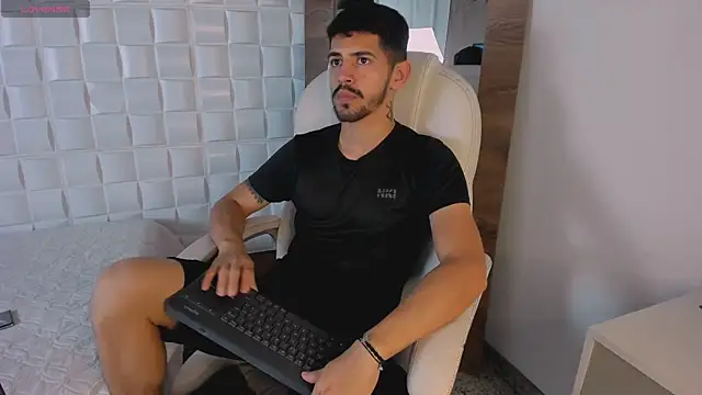 AlejandroStormm online show from October 13, 9:16 pm