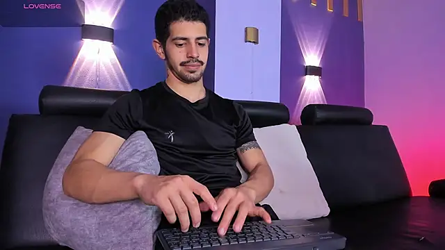 AlejandroStormm online show from June 7, 5:45 am