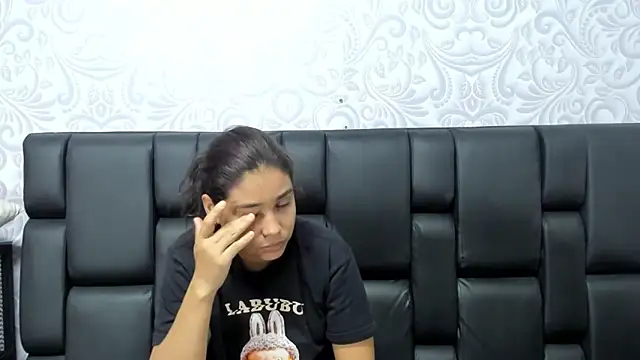 Snapshot of ElizaAndQuisha chatting on September 17, 1:13 pm ElizaAndQuisha online show from September 17, 1:13 pm