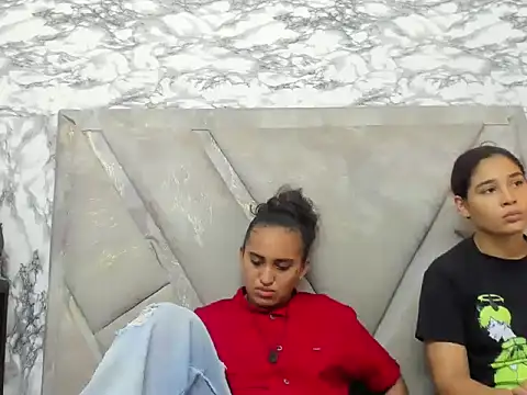 Snapshot of ElizaAndQuisha chatting on October 4, 1:01 pm ElizaAndQuisha online show from October 4, 1:01 pm