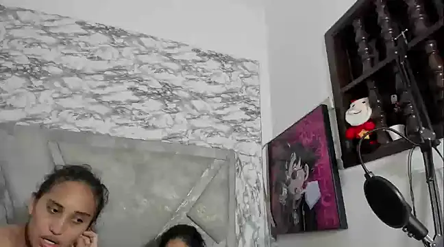 Snapshot of ElizaAndQuisha chatting on March 7, 6:54 pm ElizaAndQuisha online show from March 7, 6:54 pm