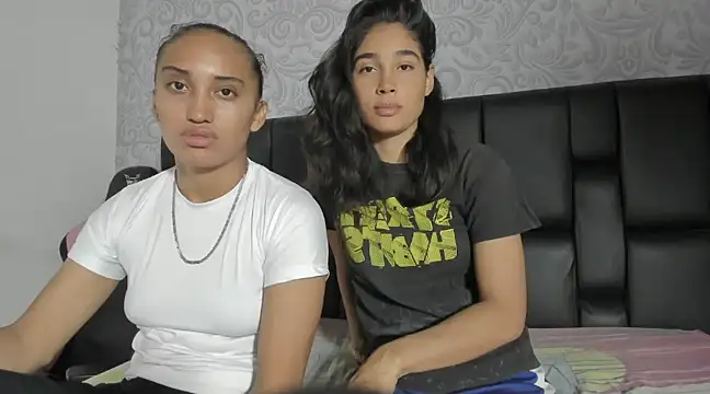 Snapshot of ElizaAndQuisha chatting on March 5, 12:55 pm ElizaAndQuisha online show from March 5, 12:55 pm