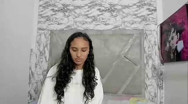 Snapshot of ElizaAndQuisha chatting on March 6, 12:52 pm ElizaAndQuisha online show from March 6, 12:52 pm