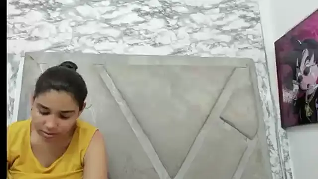 Snapshot of ElizaAndQuisha chatting on October 10, 1:12 pm ElizaAndQuisha online show from October 10, 1:12 pm