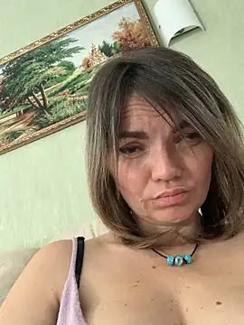 Snapshot of Ella_Pearlie chatting on October 13, 9:44 am Ella Pearlie online show from October 13, 9:44 am