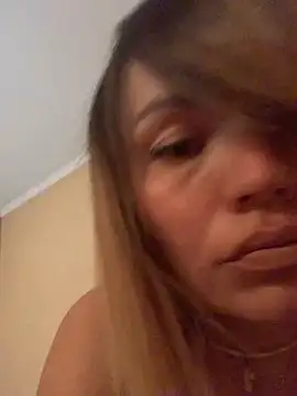Snapshot of Ella_Pearlie chatting on February 25, 10:42 pm Ella Pearlie online show from February 25, 10:42 pm