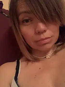 Snapshot of Ella_Pearlie chatting on March 5, 4:13 pm Ella Pearlie online show from March 5, 4:13 pm