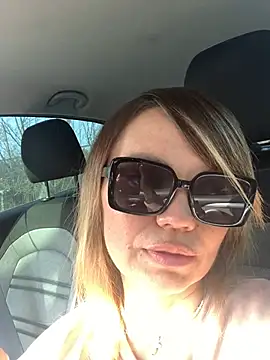 Snapshot of Ella_Pearlie chatting on March 11, 12:50 pm Ella Pearlie online show from March 11, 12:50 pm