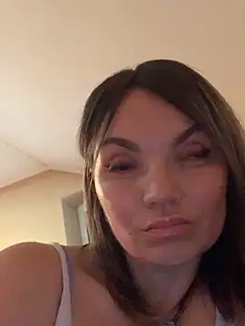 Snapshot of Ella_Pearlie chatting on October 18, 8:55 pm Ella Pearlie online show from October 18, 8:55 pm