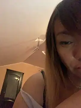 Snapshot of Ella_Pearlie chatting on March 5, 11:38 pm Ella Pearlie online show from March 5, 11:38 pm
