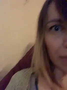 Snapshot of Ella_Pearlie chatting on February 28, 3:04 am Ella Pearlie online show from February 28, 3:04 am