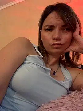 Snapshot of Ella_Pearlie chatting on September 10, 7:46 pm Ella Pearlie online show from September 10, 7:46 pm