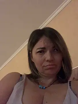 Snapshot of Ella_Pearlie chatting on October 16, 9:34 pm Ella Pearlie online show from October 16, 9:34 pm