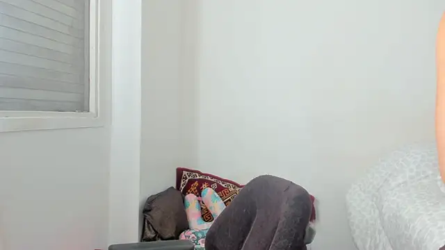 Snapshot of ValeeryRose_ chatting on March 15, 2:45 pm ValeeryRose online show from March 15, 2:45 pm