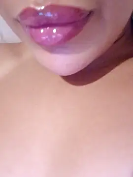 Snapshot of Sexlove1xo chatting on September 18, 8:06 am Sexlove1xo online show from September 18, 8:06 am