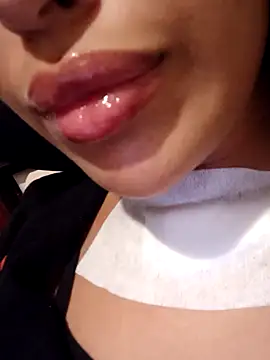 Sexlove1xo online show from October 25, 12:21 am