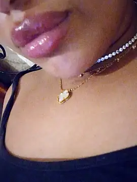 Snapshot of Sexlove1xo chatting on June 28, 8:48 pm Sexlove1xo online show from June 28, 8:48 pm