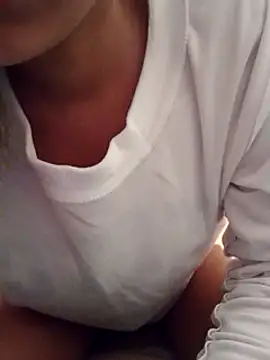 Snapshot of Sexlove1xo chatting on March 9, 7:59 pm Sexlove1xo online show from March 9, 7:59 pm