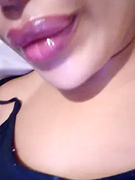 Snapshot of Sexlove1xo chatting on October 16, 3:42 pm Sexlove1xo online show from October 16, 3:42 pm