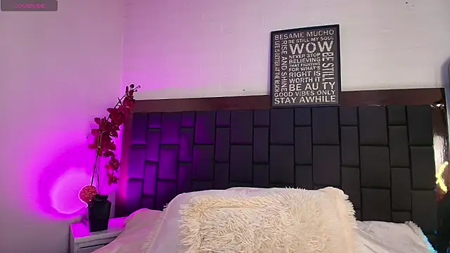 Snapshot of Lexi_Howard_ chatting on December 15, 2:17 am Lexi Howard online show from December 15, 2:17 am