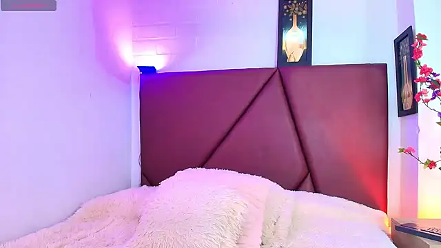 Lexi Howard  online show from May 13, 3:57 am