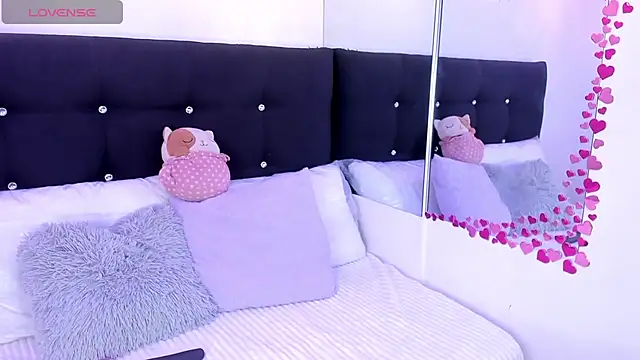 Anniie  Evans online show from March 12, 6:34 pm